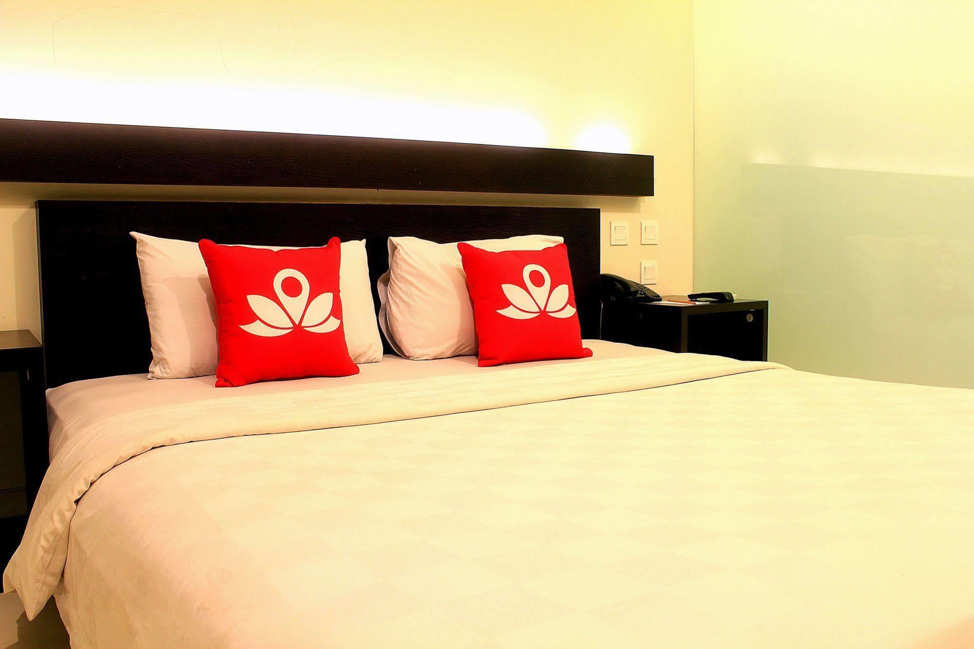 Zen Premium Setrawangi Raya Hotel Bandung Eksteriør billede