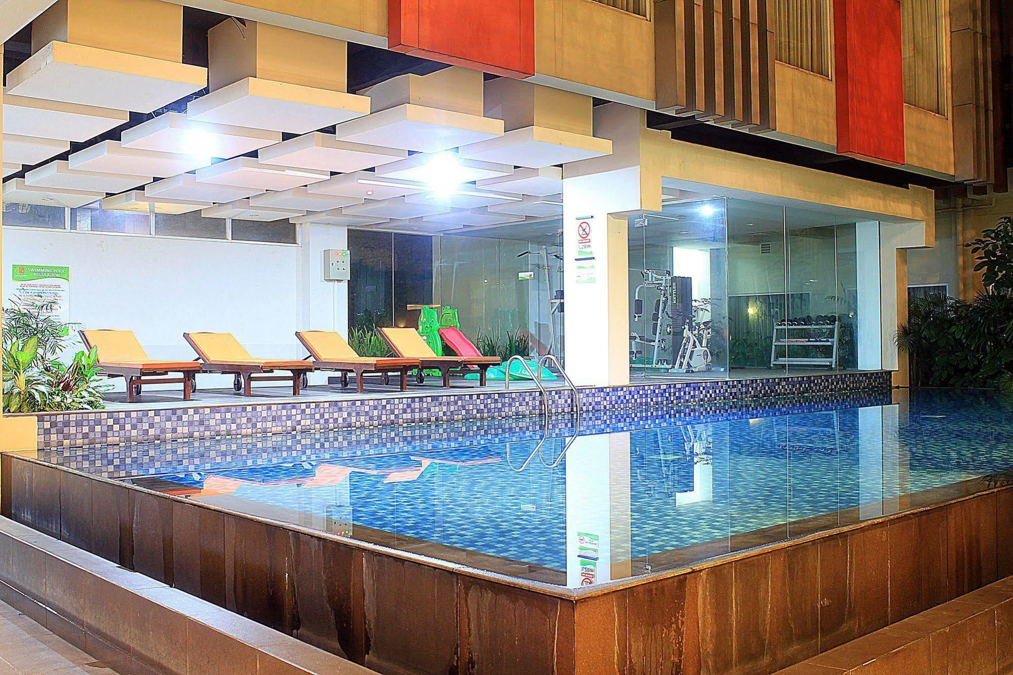 Zen Premium Setrawangi Raya Hotel Bandung Eksteriør billede